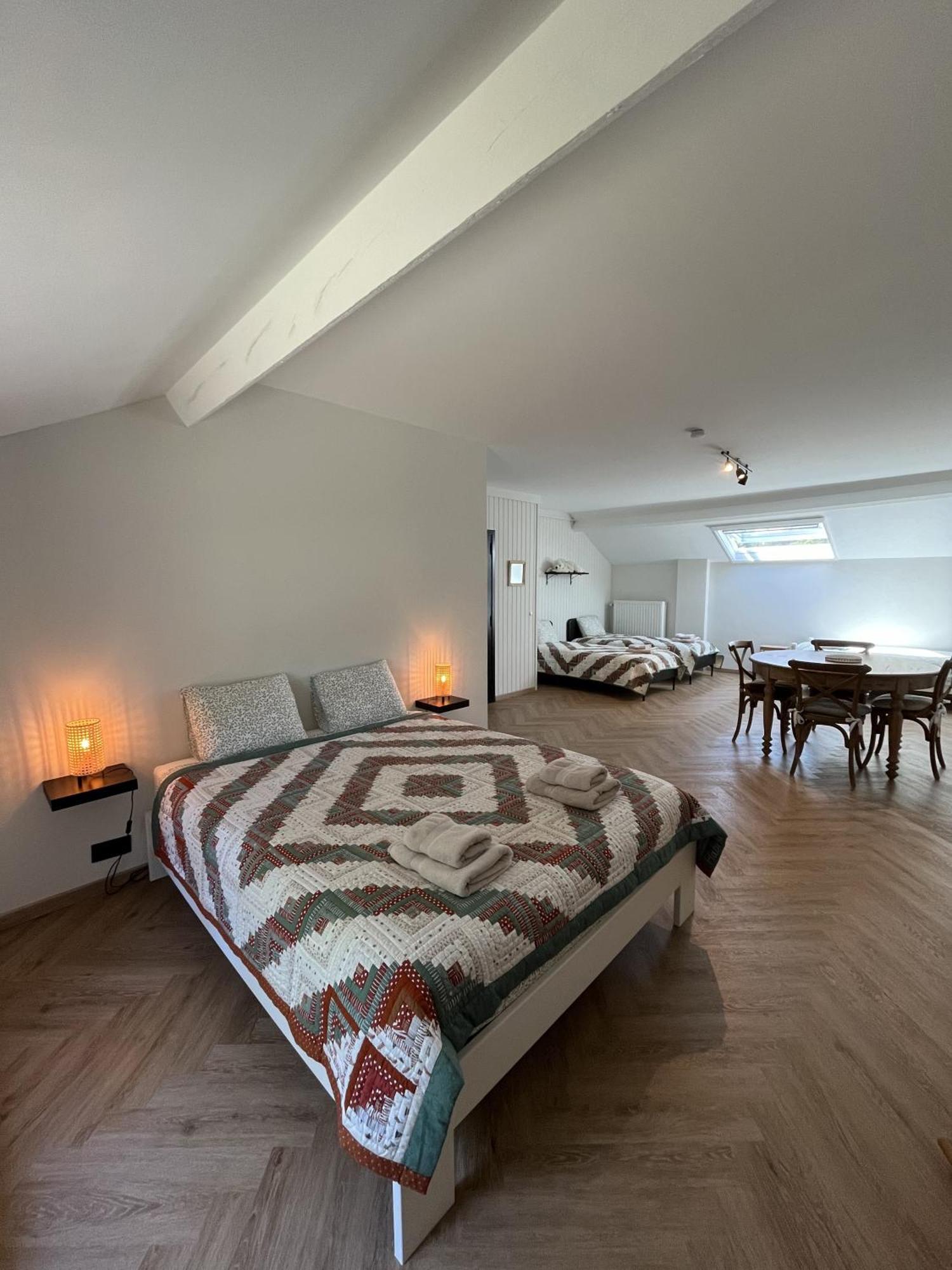 Habitat Panzió Momignies Kültér fotó